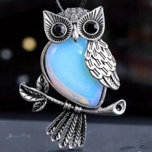 34 🖤 Opalite Natural Crystal Owl Healing Stone Pendant Necklace